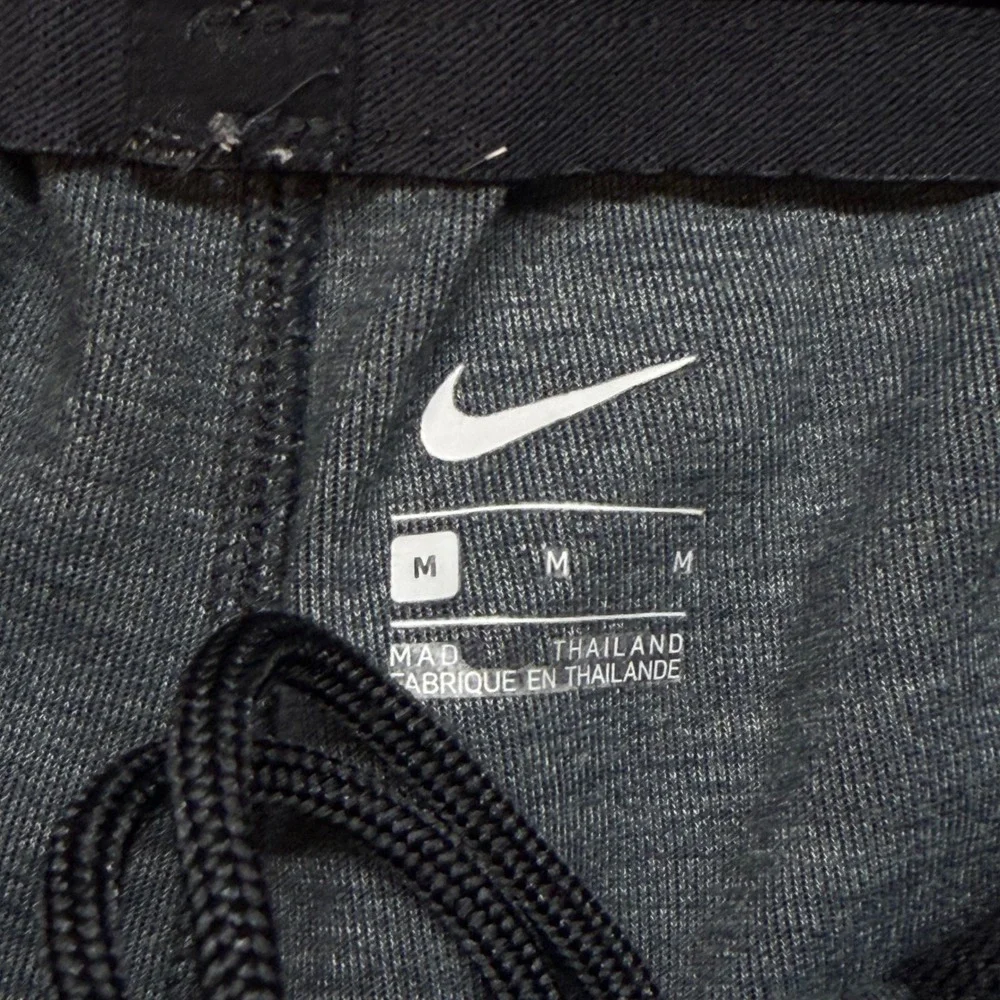 Nike Mt Hood Basketball Mens Black Tapered Jogger Sweatpants 930565-010 Size M